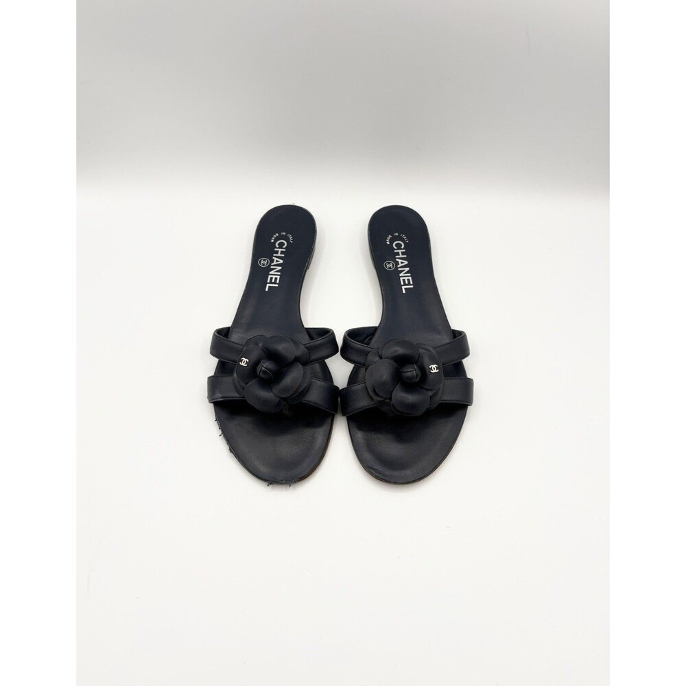 Chanel Navy Leather Camellia Embellished CC Logo Thong Flat Slides Size EU 39